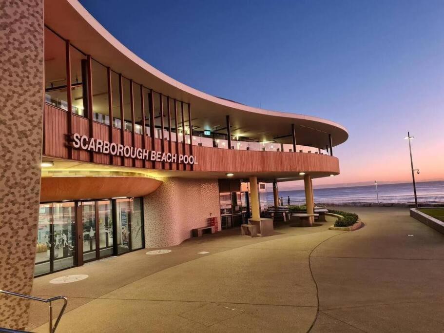 Oceanic Escape Top Floor 2 mins from beach
