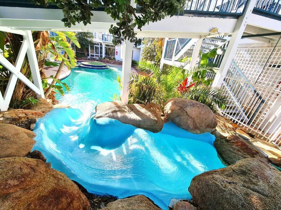 Oceanic Escape Top Floor 2 mins from beach