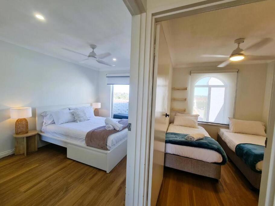 Oceanic Escape Top Floor 2 mins from beach