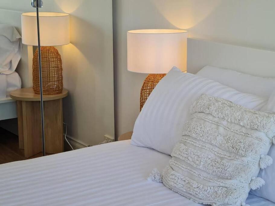 Oceanic Escape Top Floor 2 mins from beach