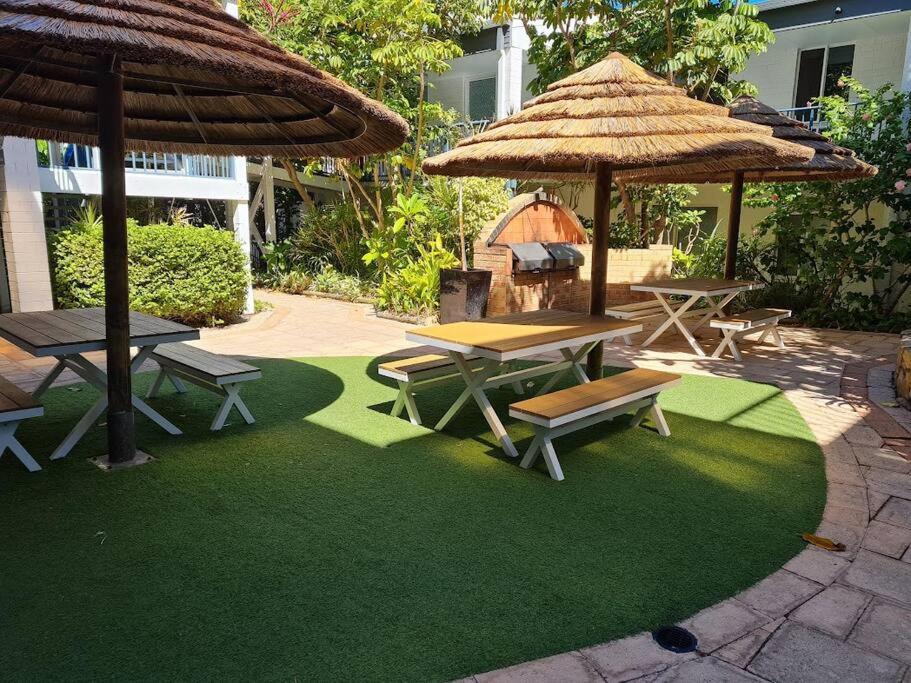Oceanic Escape Top Floor 2 mins from beach