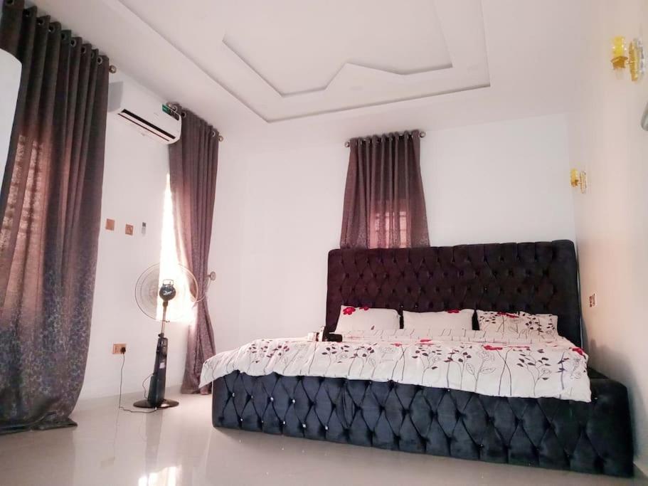 ENIS Homes