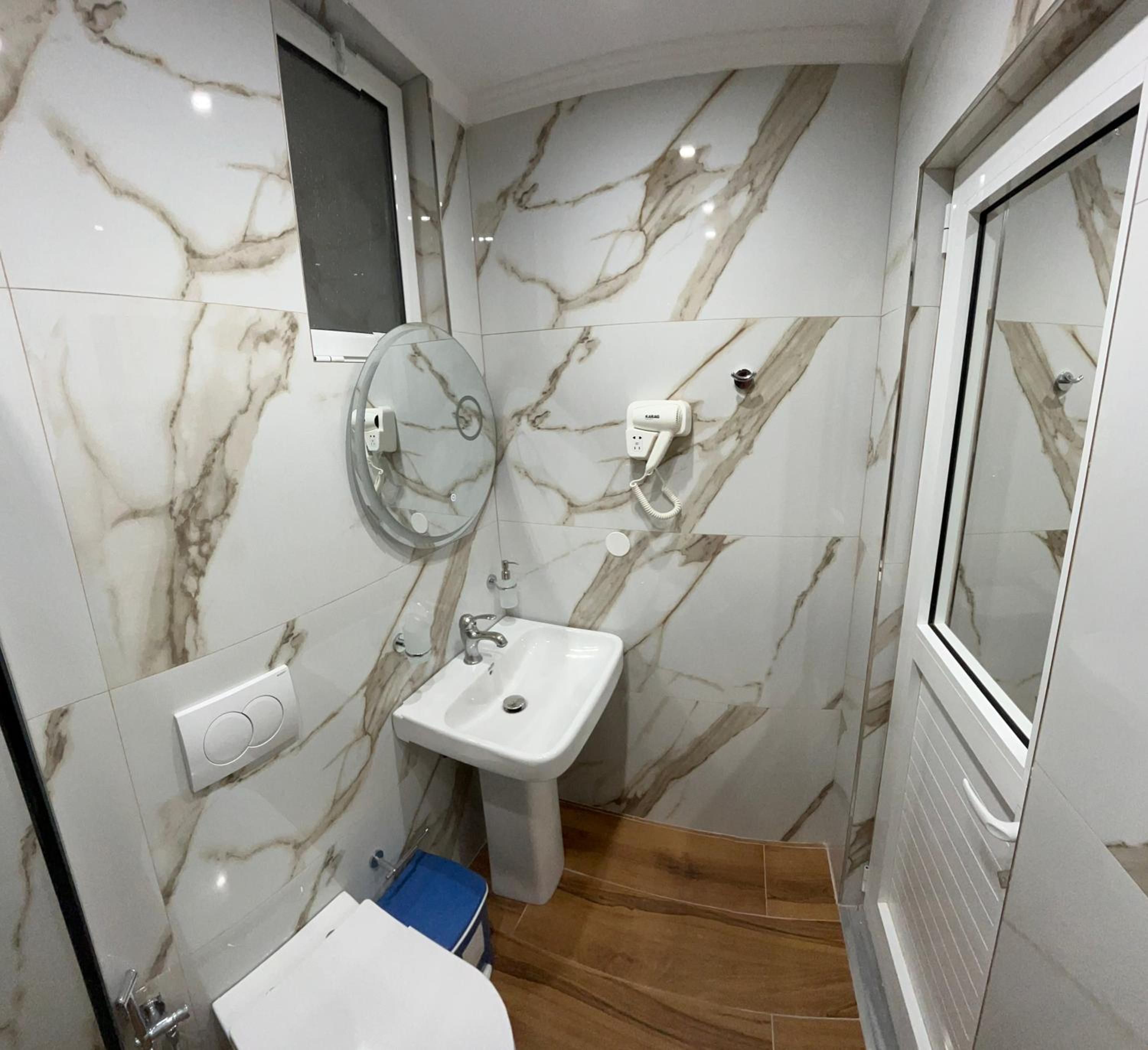Levend Apartments