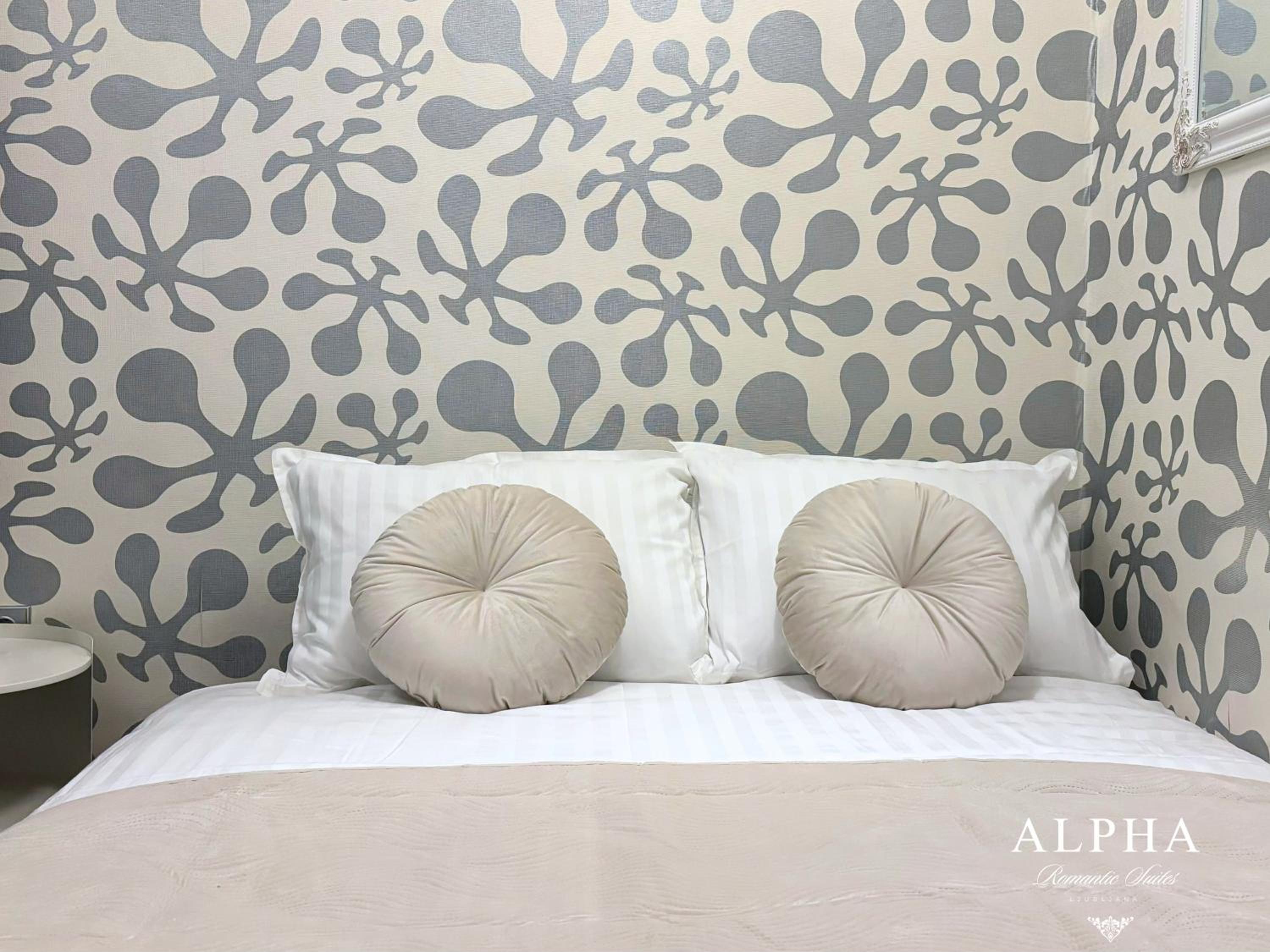 Alpha Romantic Suites Ljubljana