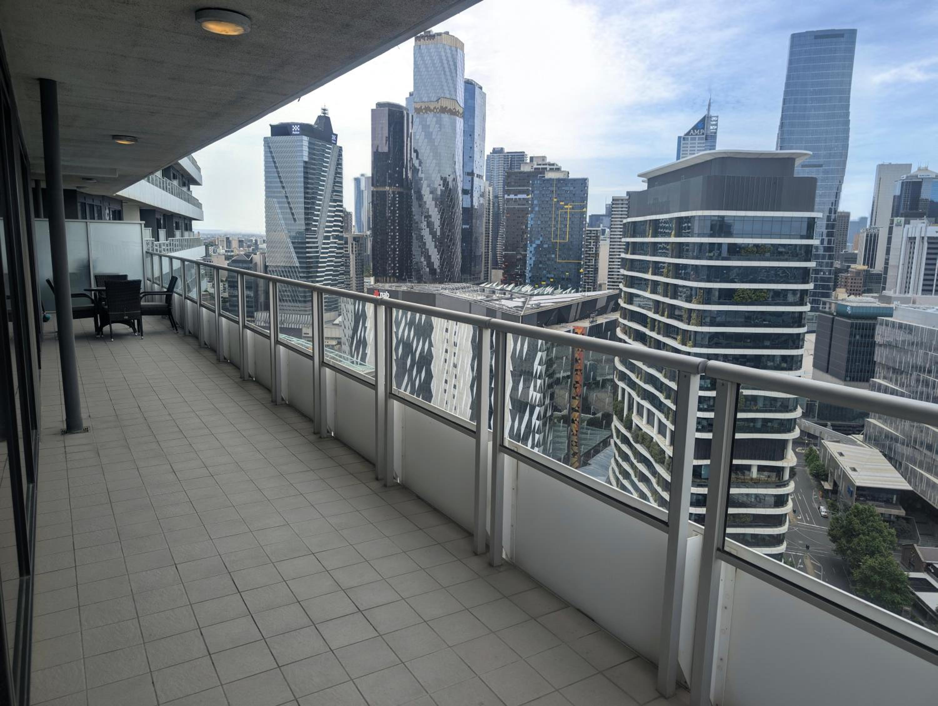 Panoramic Docklands Apartment