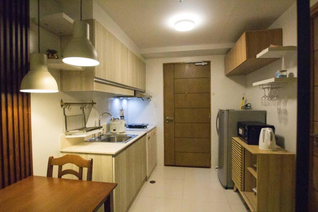 Casa - City Center Studio Apartment Near Ayala Mall view 5