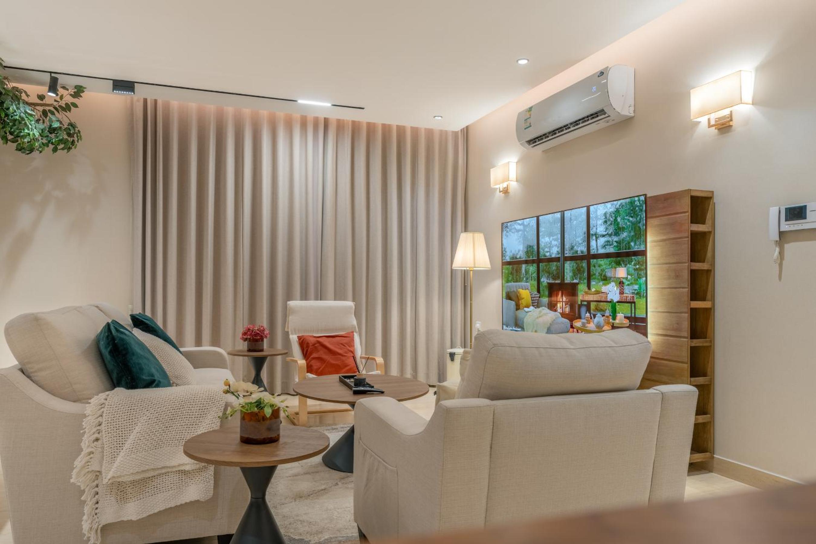 Modern 3-bedroom apartment with garden