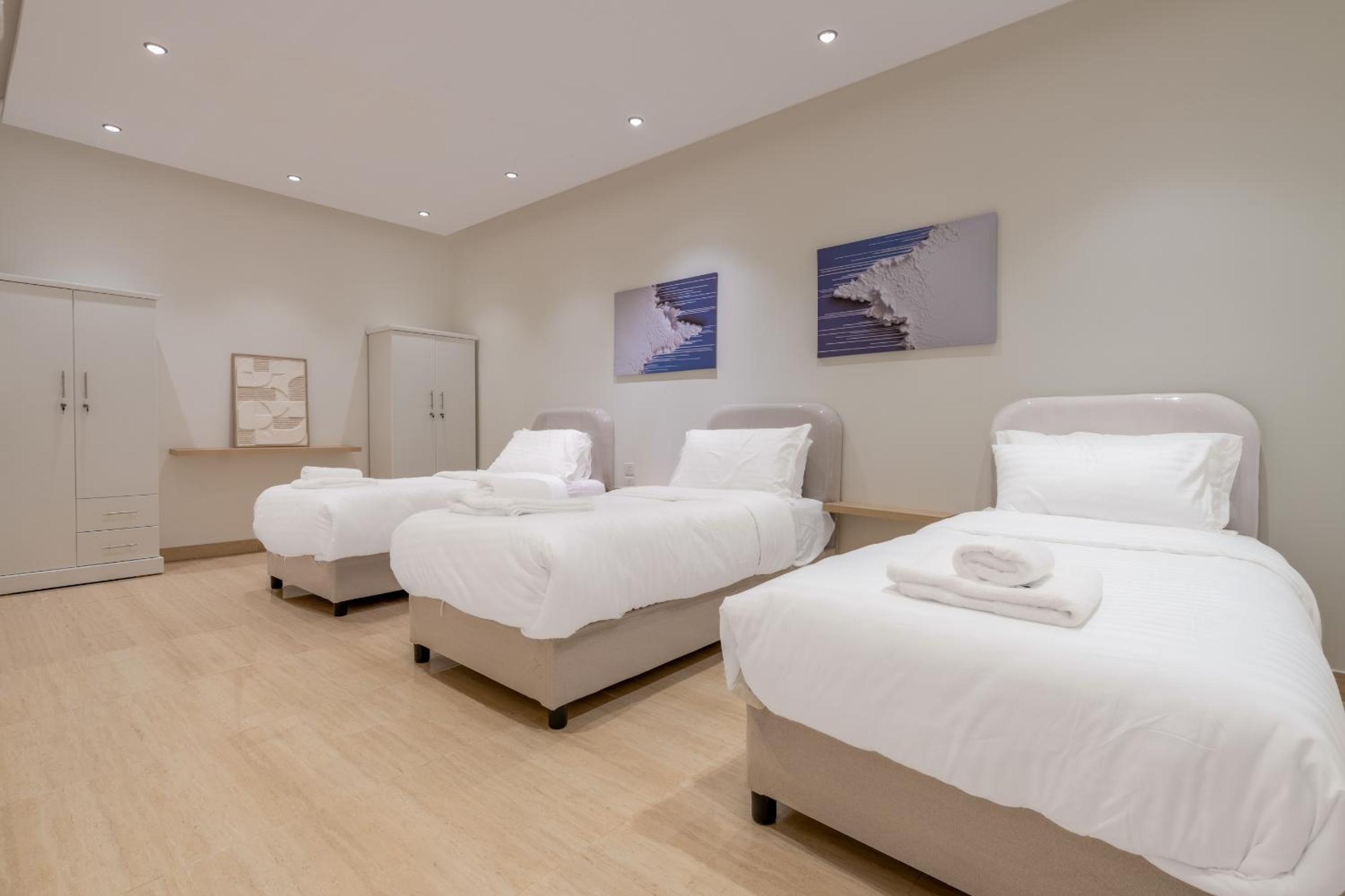 Modern 3-bedroom apartment with garden