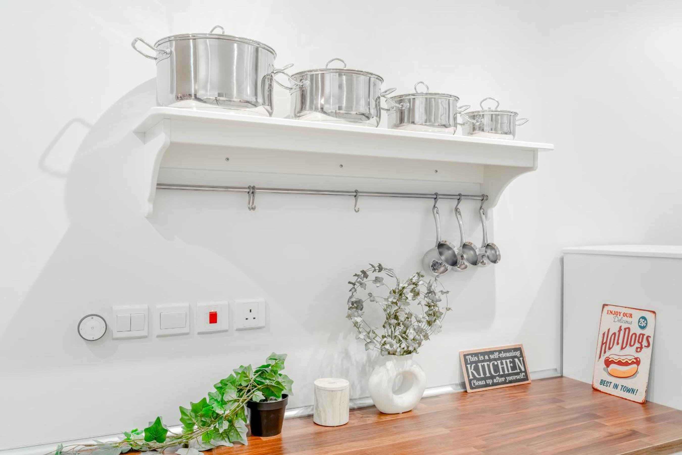 Modern 3-bedroom apartment with garden