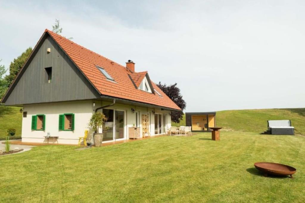 Wellnessen im Naturparadies nahe der südsteirischen Weinstraße - mit privater Panoramasauna & Whirlpool