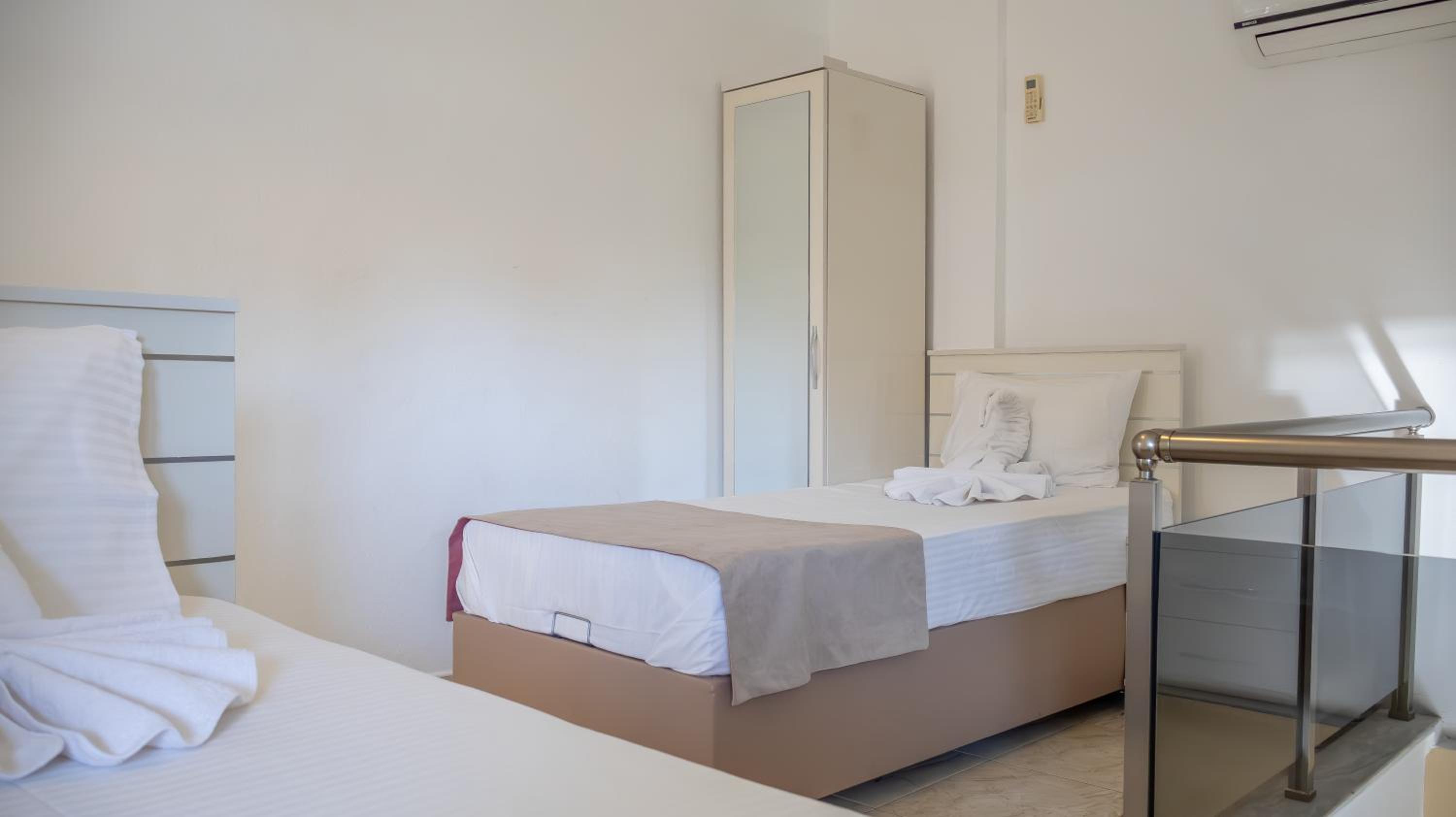 Güden-Pearl - Image 245