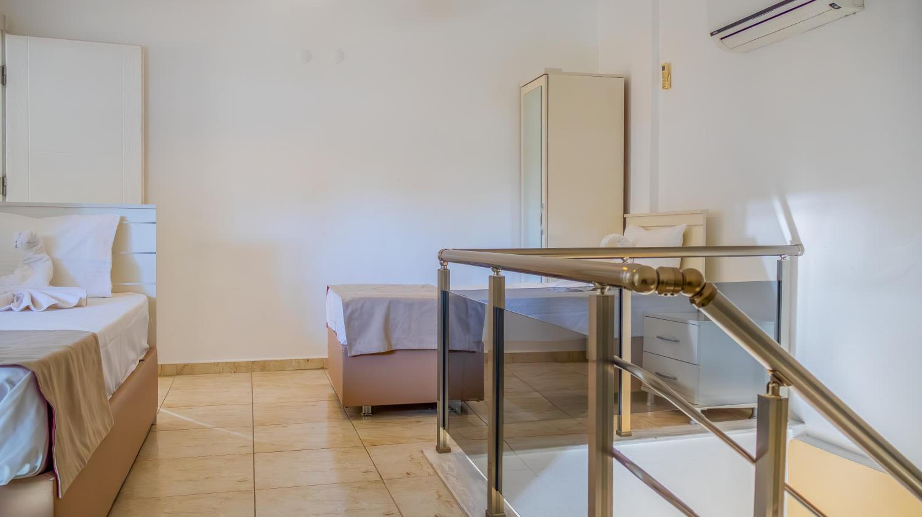 Güden-Pearl - Image 244