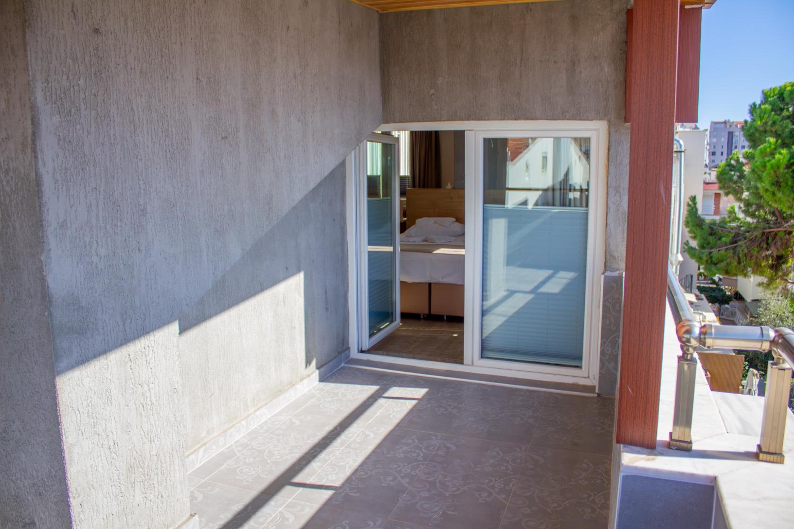 Güden-Pearl - Image 153