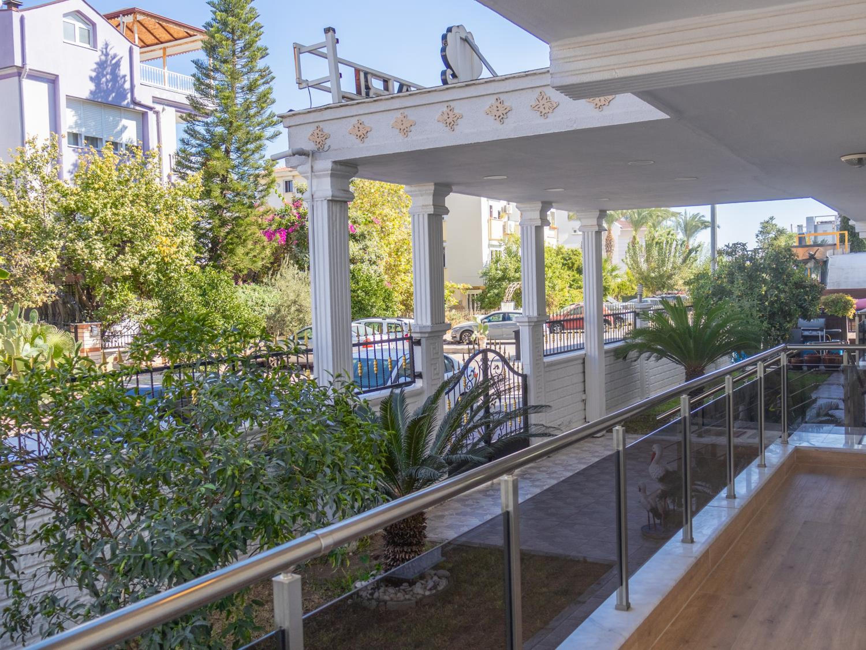 Güden-Pearl - Image 233