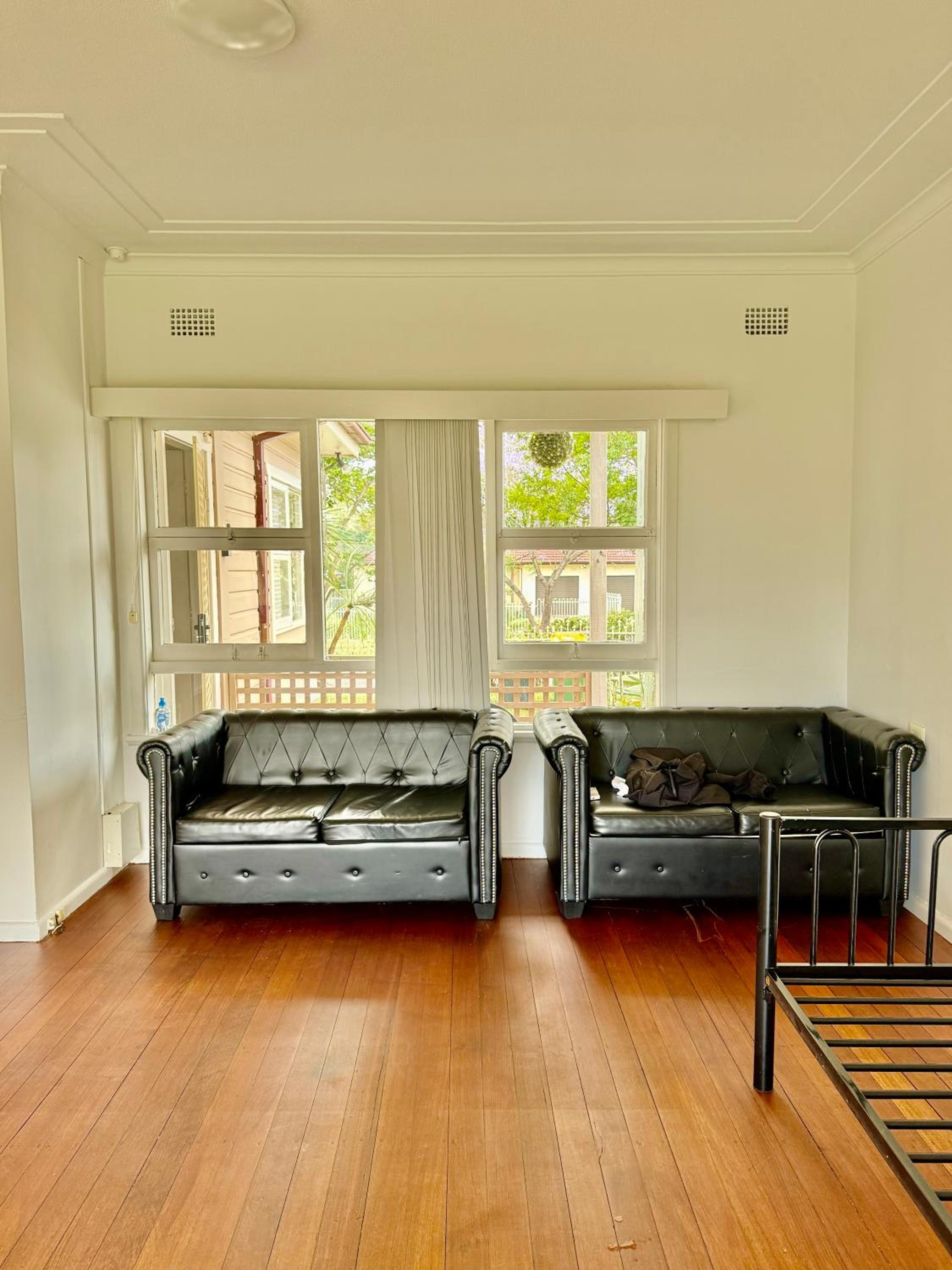 Easy Stay House