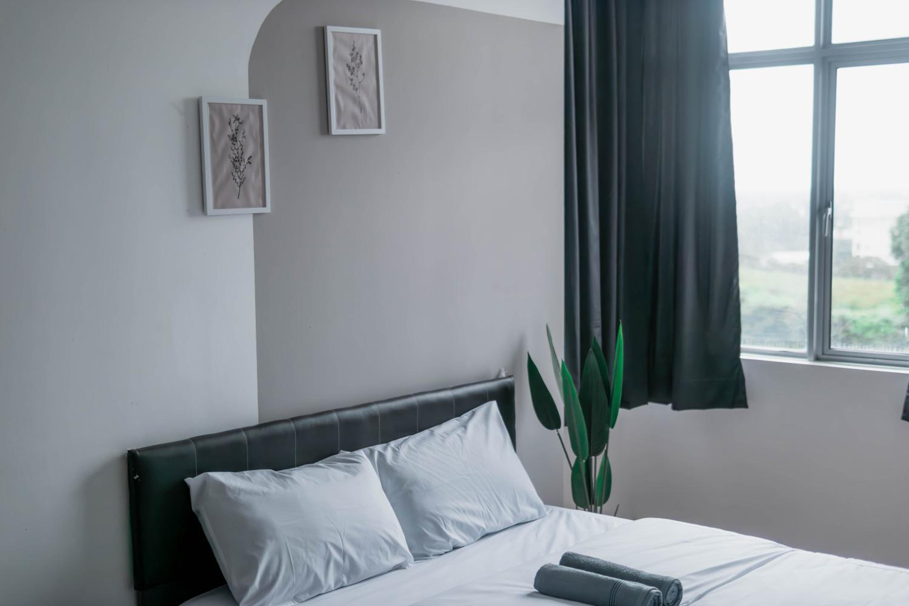 Black White 3BR Condo near Taiping Lake Garden Zoo with Netflix WiFi photo 7