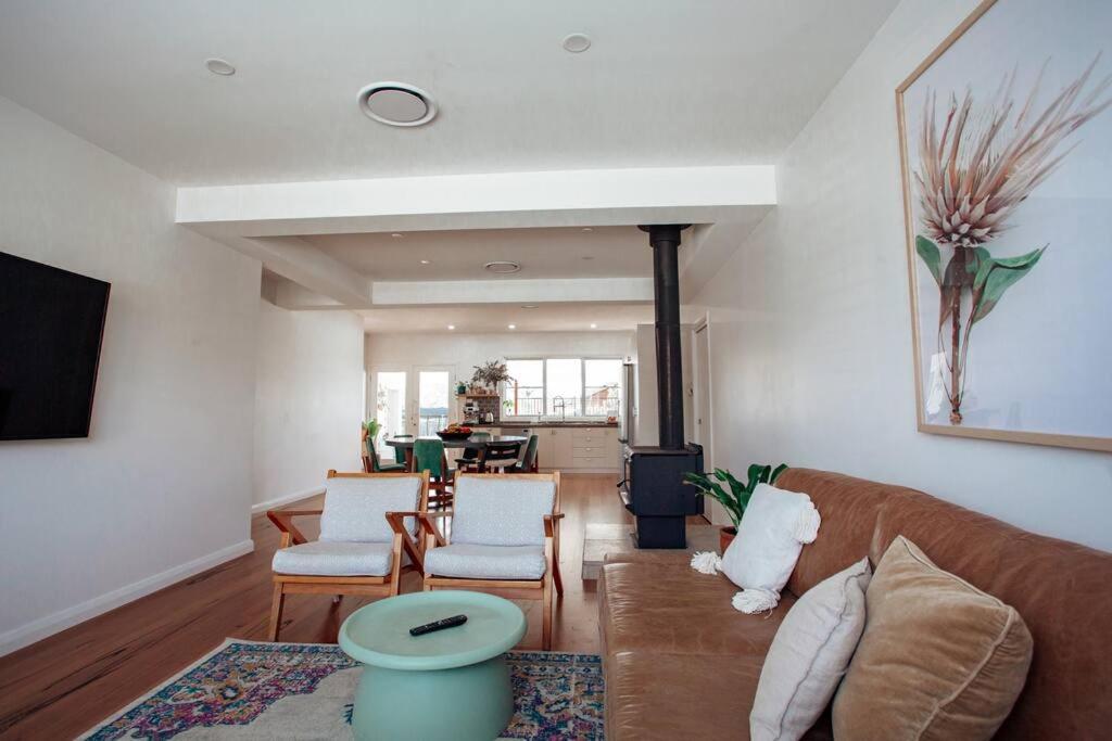 Family Friendly Home by the Lake