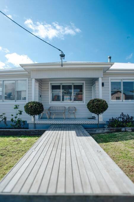 Family Friendly Home by the Lake