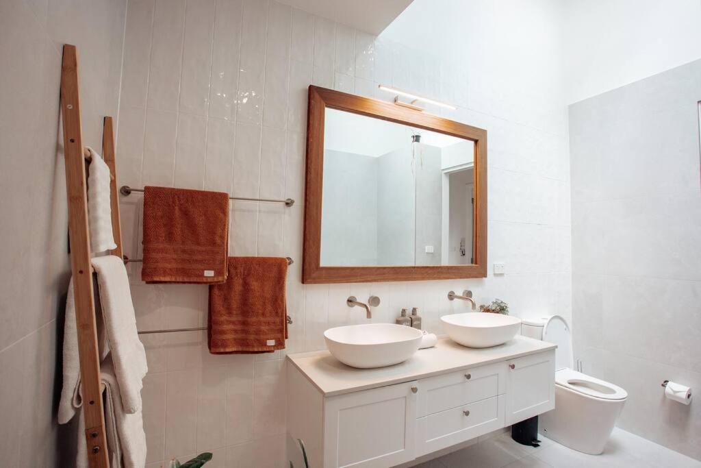 Family Friendly Home by the Lake