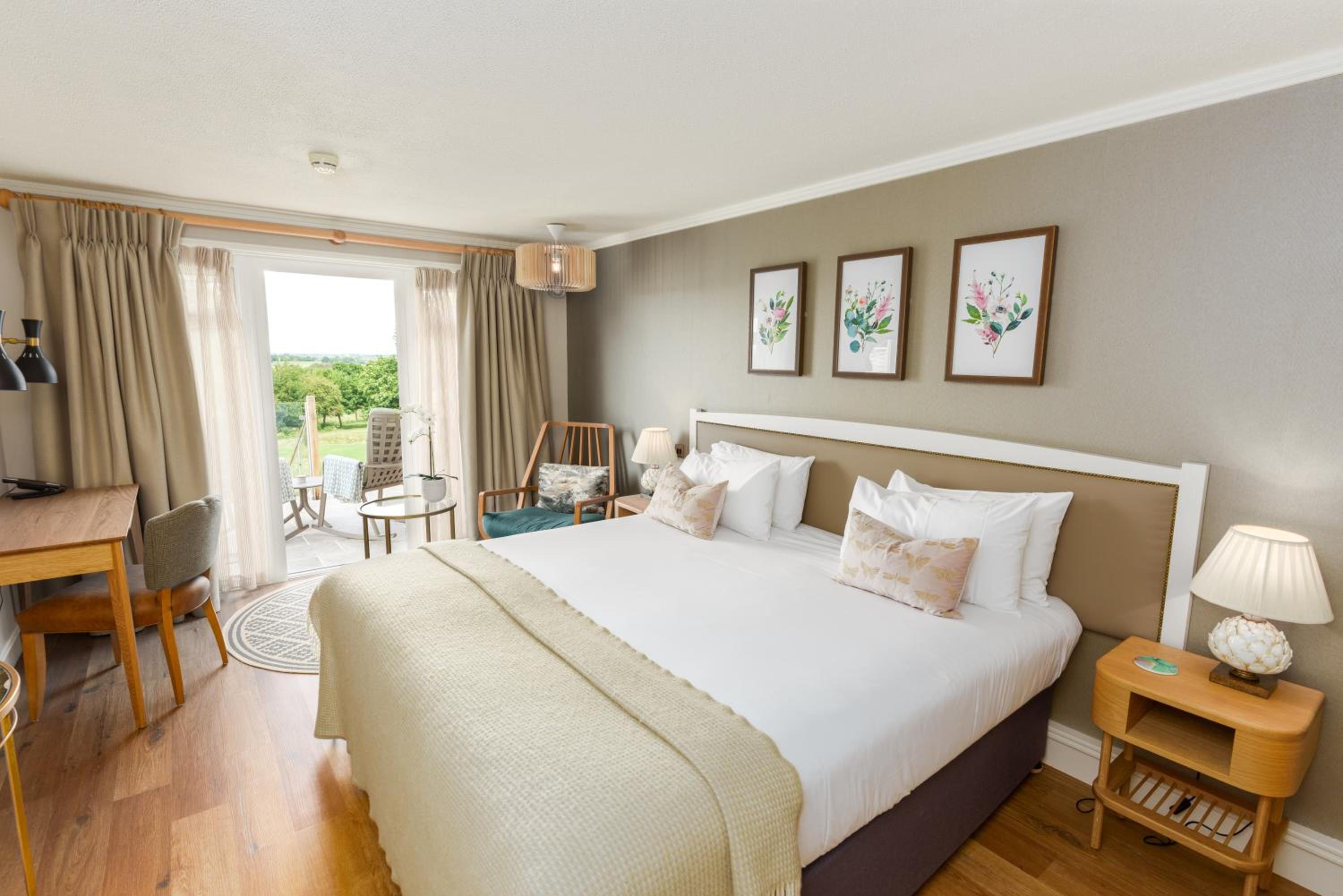 Tewkesbury Vacations - Tewkesbury Park - Property Image 2