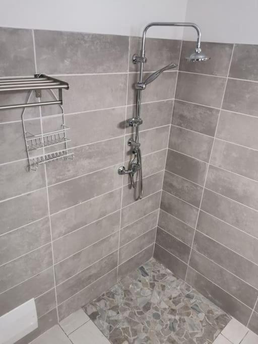 Charmant T2 bas de villa view 2