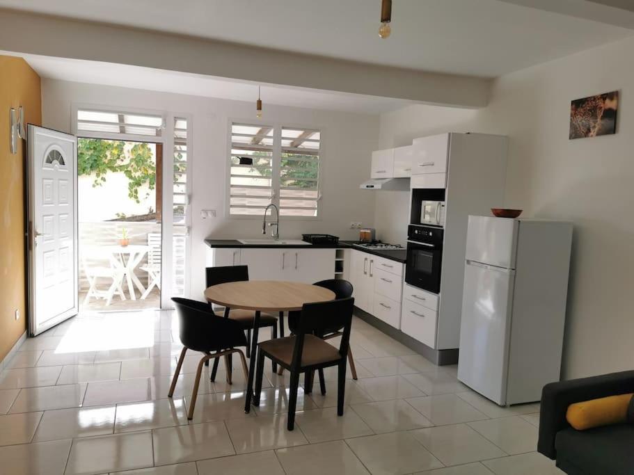 Charmant T2 bas de villa view 5
