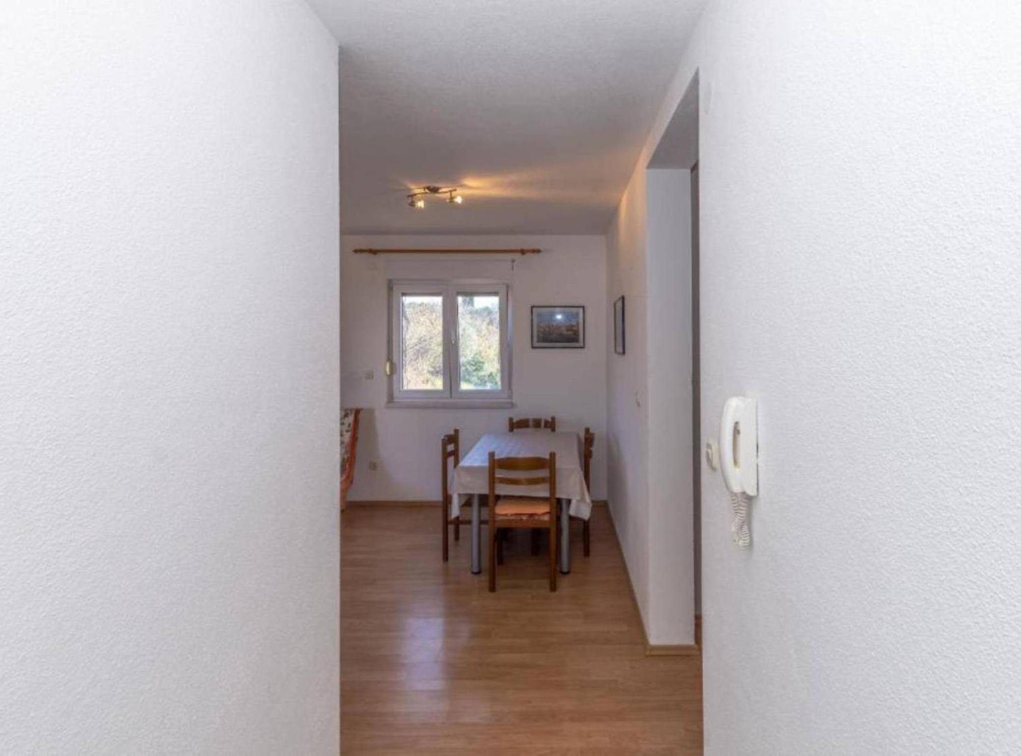 Charming and Cozy Okrug Gornji Apartment with Balcony view 5