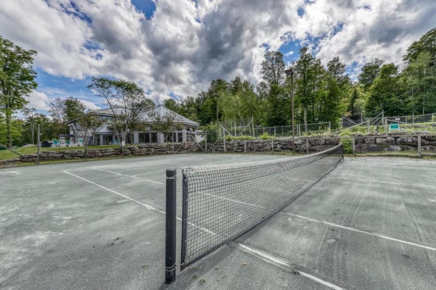 SugarBear- Pool, AC, Sauna, Gym, Tennis view 4