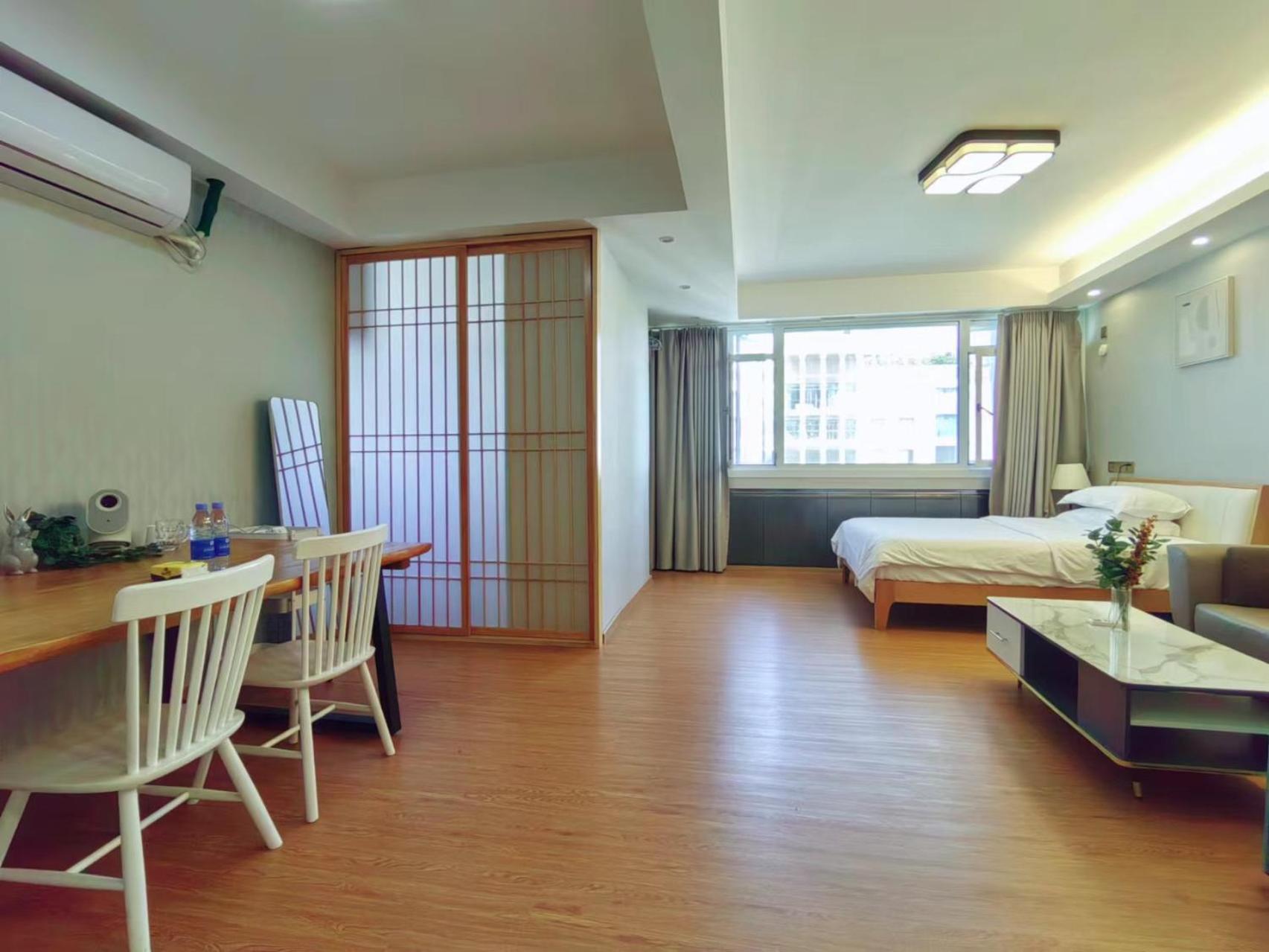 House of Great White Apartment