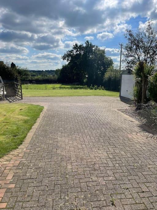 Cosy Countryside Cottage 10 mins from Alton Towers