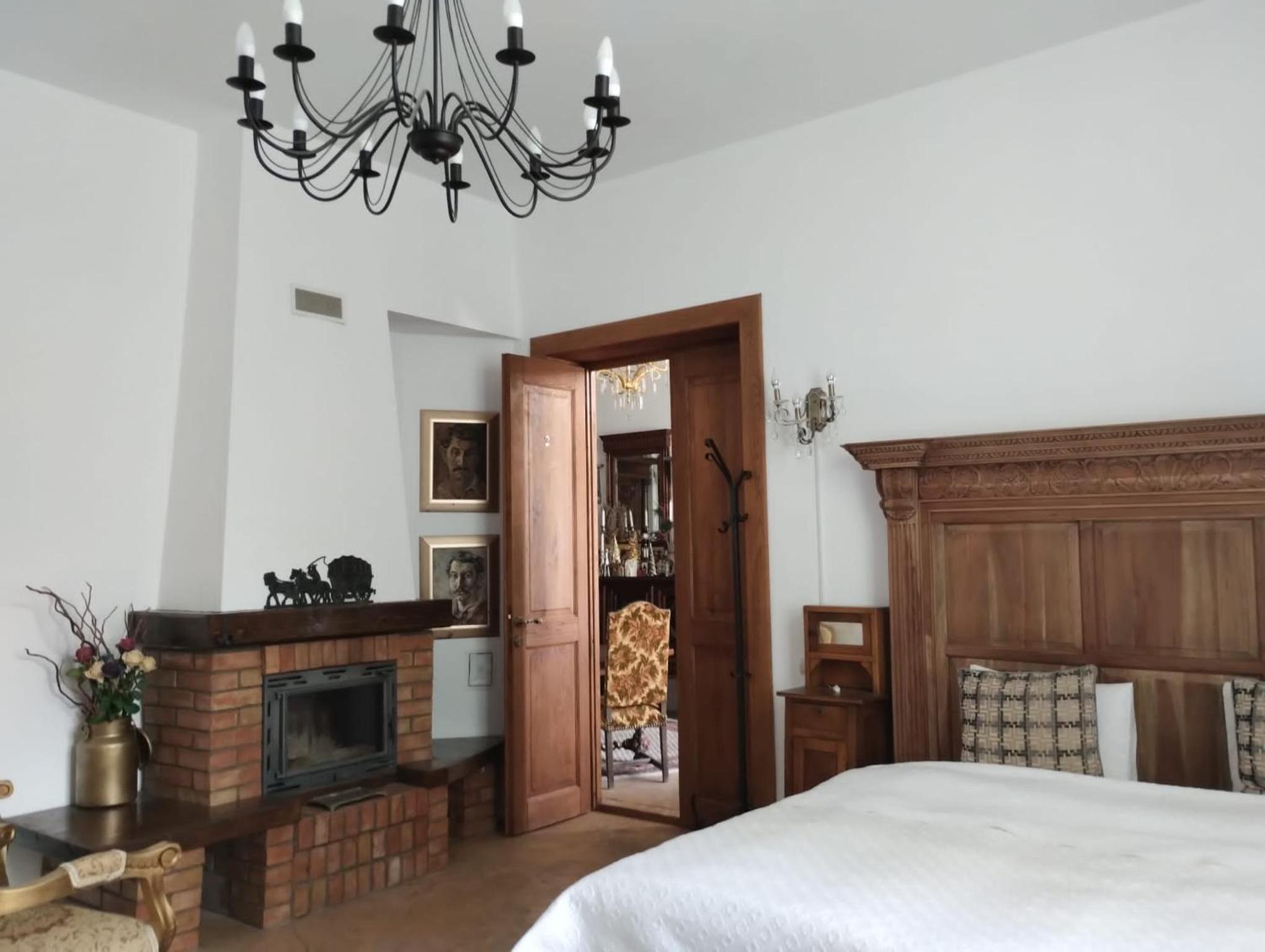 IL Piccolo Castello Busteni view 4