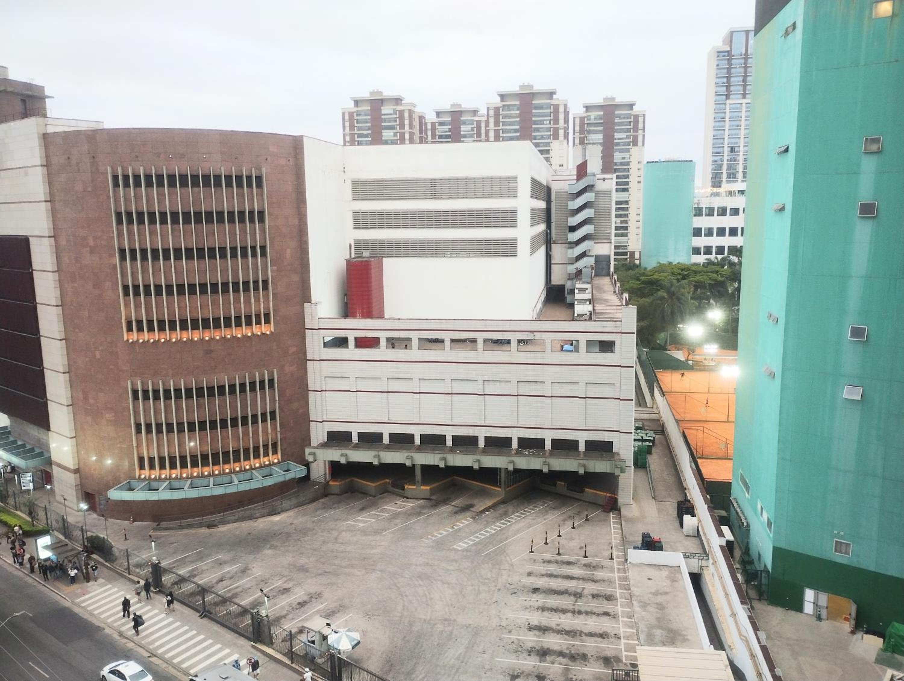 Flats em frente ao Allianz Parque e Shopping - Hotel em Perdizes - com estacionamento