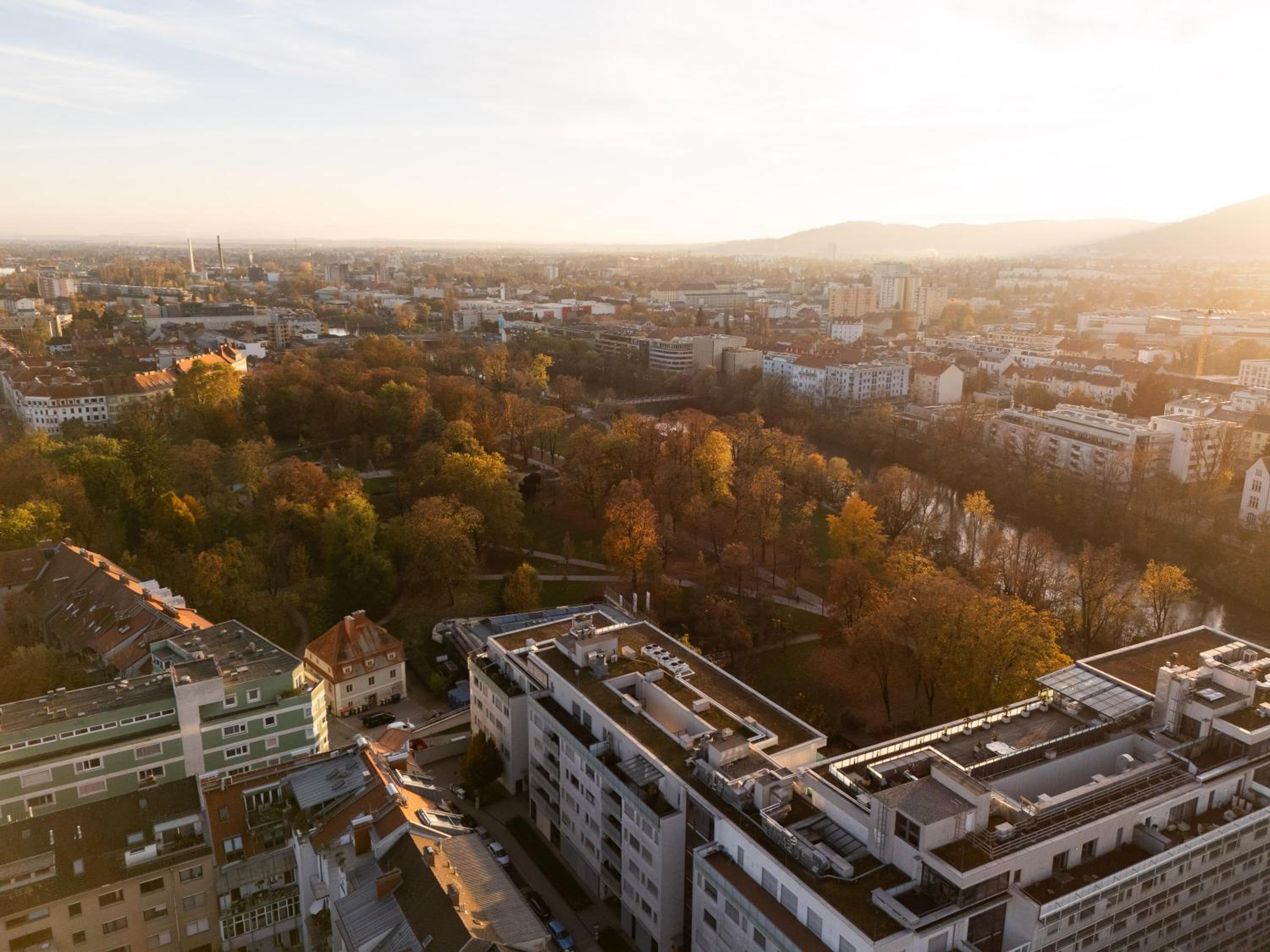 Nice Weekends Graz City Centre - Free Parking, Pets Welcome & Walk to Old Town - Mur - Kunsthaus