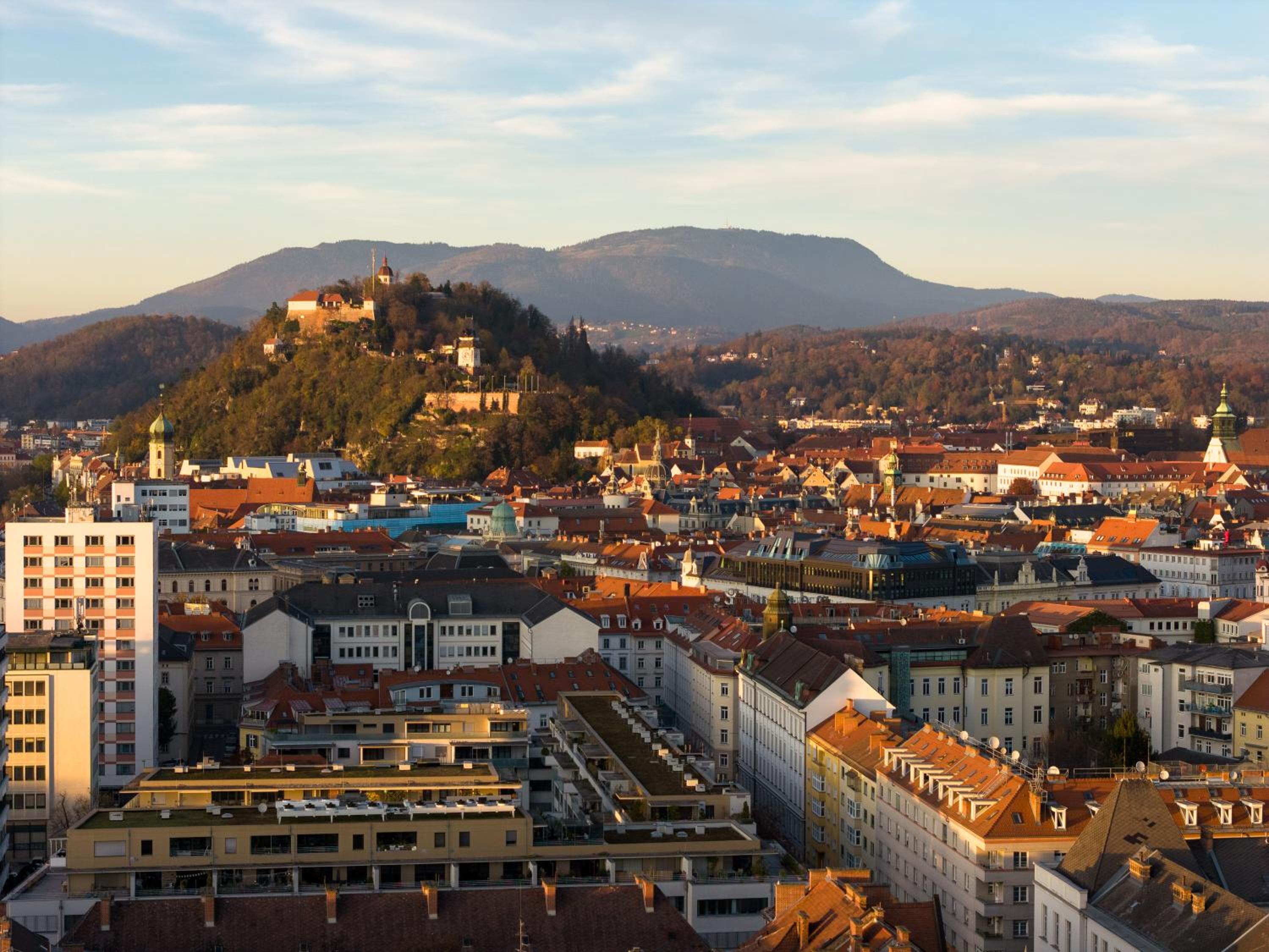Nice Weekends Graz City Centre - Free Parking, Pets Welcome & Walk to Old Town - Mur - Kunsthaus