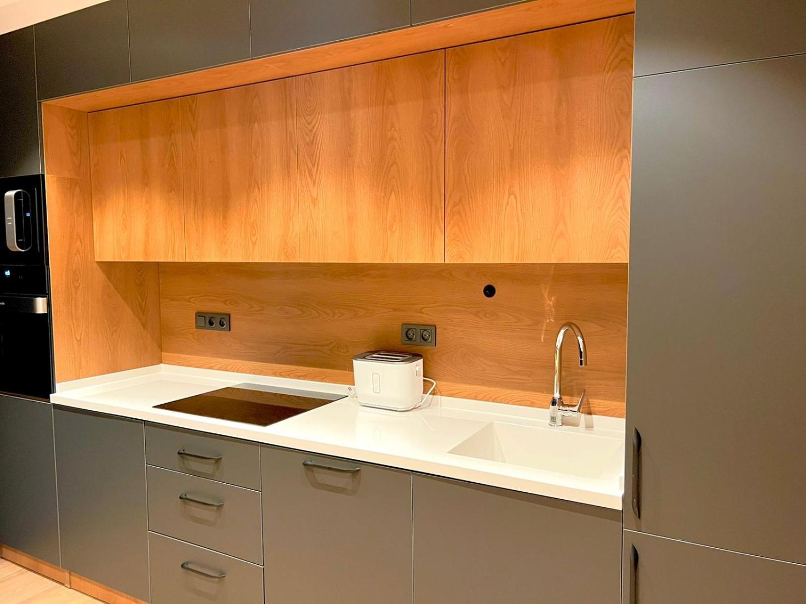 GQ Lux Apartments On Firs Line view 5
