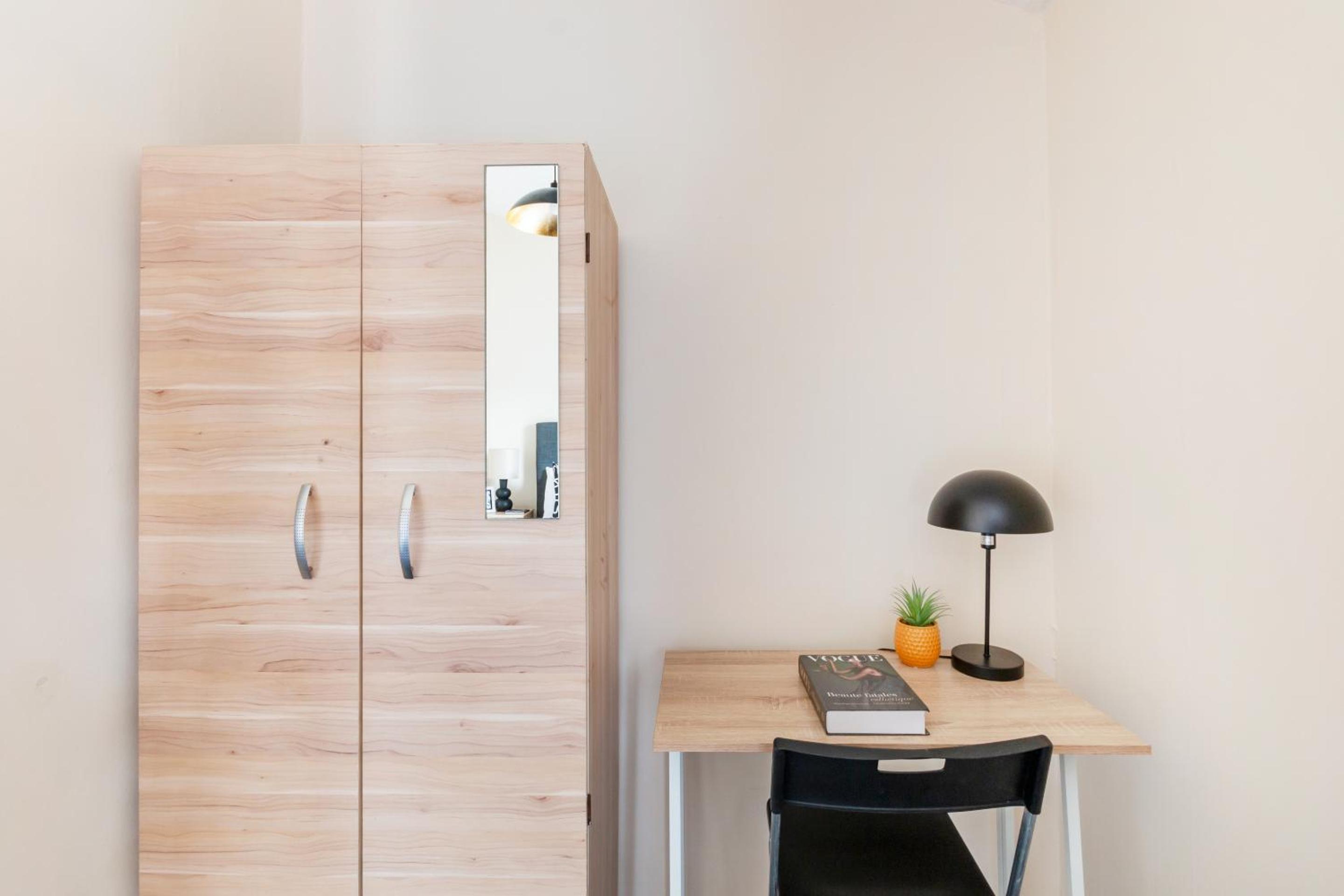 Cozy Guest House near London O2 Arena — hotel room