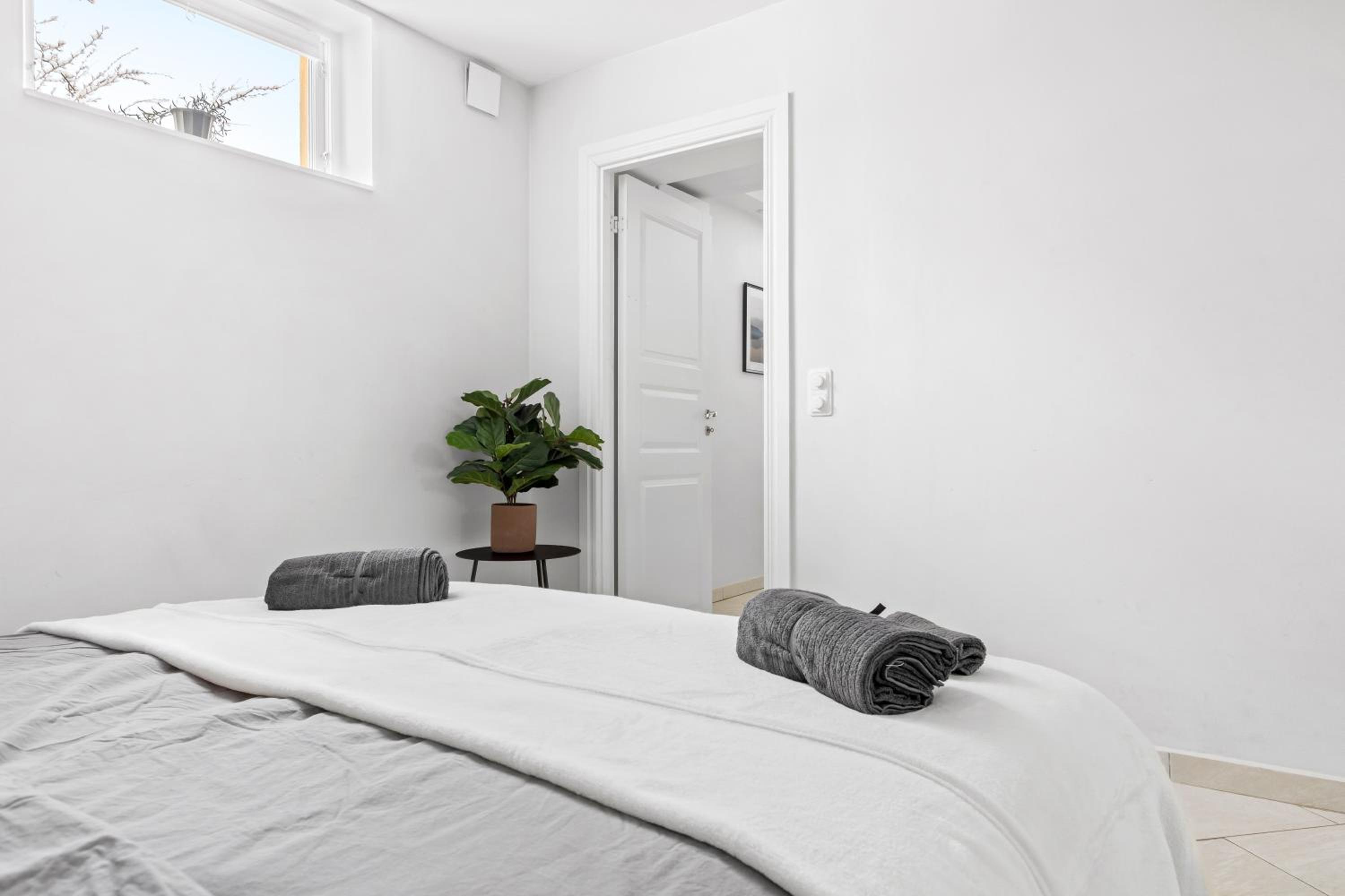 Modern 1BR apartment with private entrance view 5