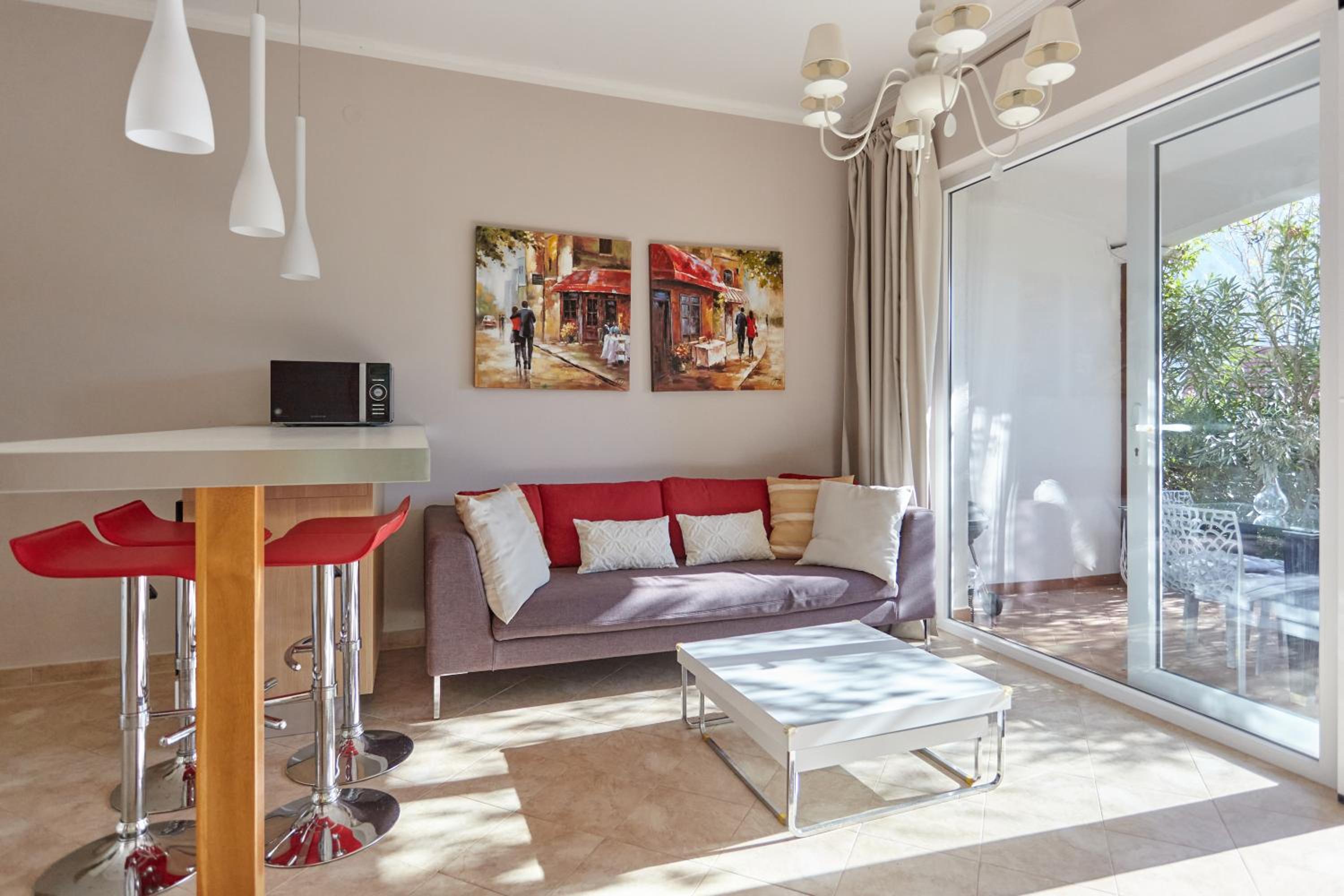 Cozy Apartment with Garden view 5