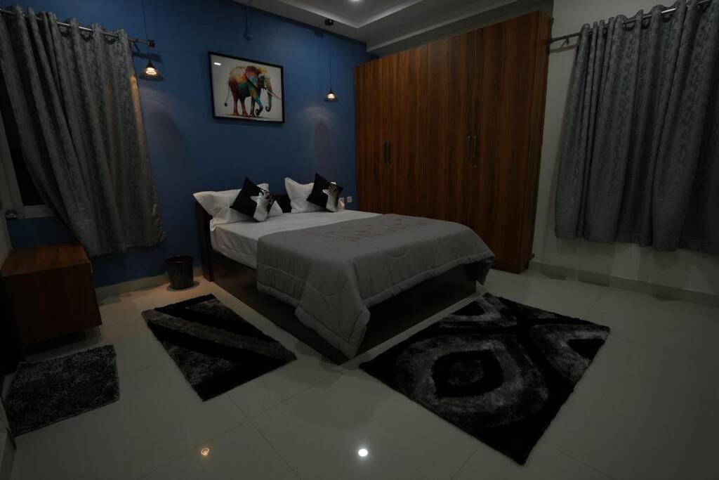 Luxurious 4BHK Villa Near Financial District view 5