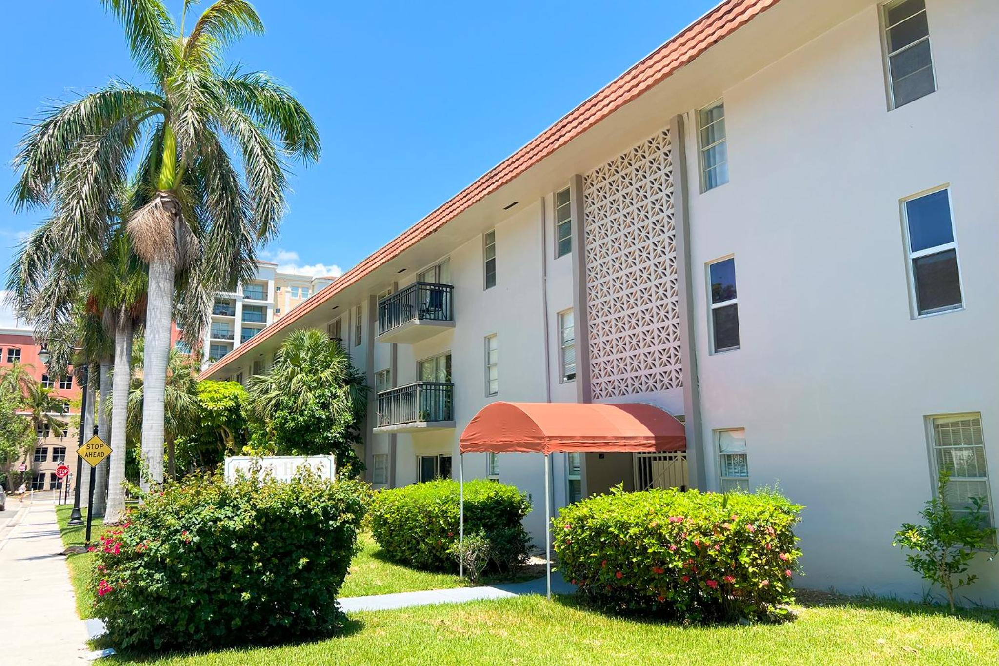 Sunny Isles Apartments by MiaRentals