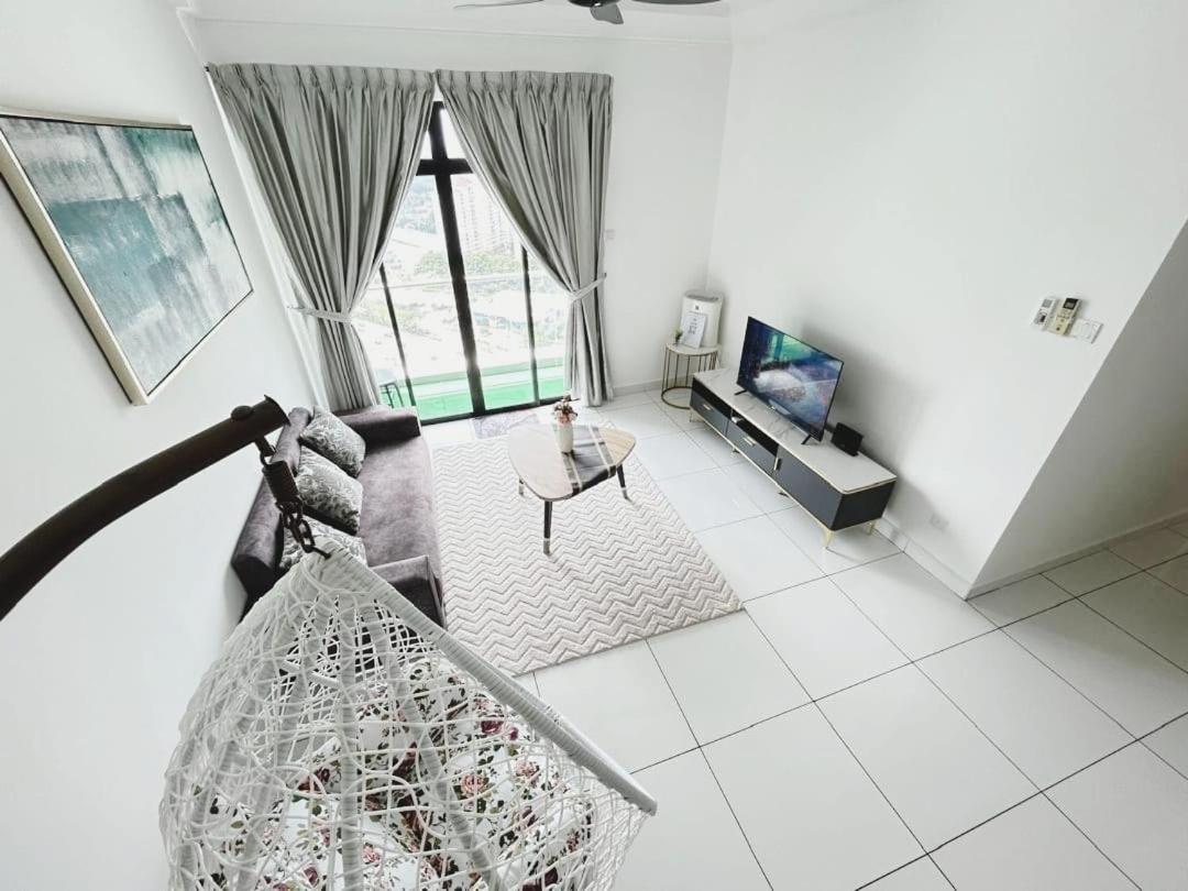 PLATINO, Huge Family 3BR Suite, Few steps to Paradigm Mall & Escape JB