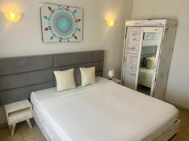 Montagu Villa Apt14 view 3