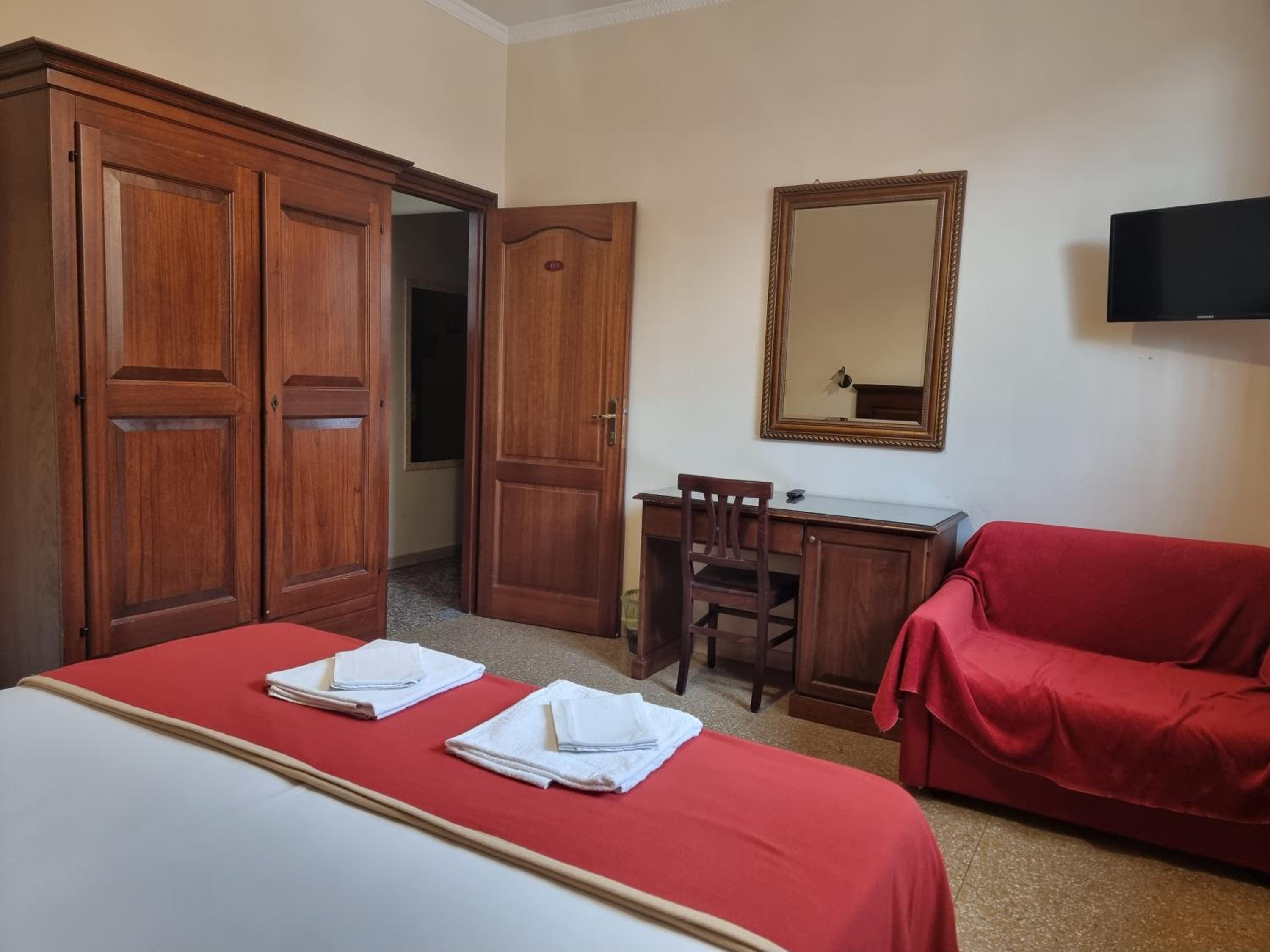 Domi 10 Apartment, Stazione Termini, Via Curtatone 12 photo 5