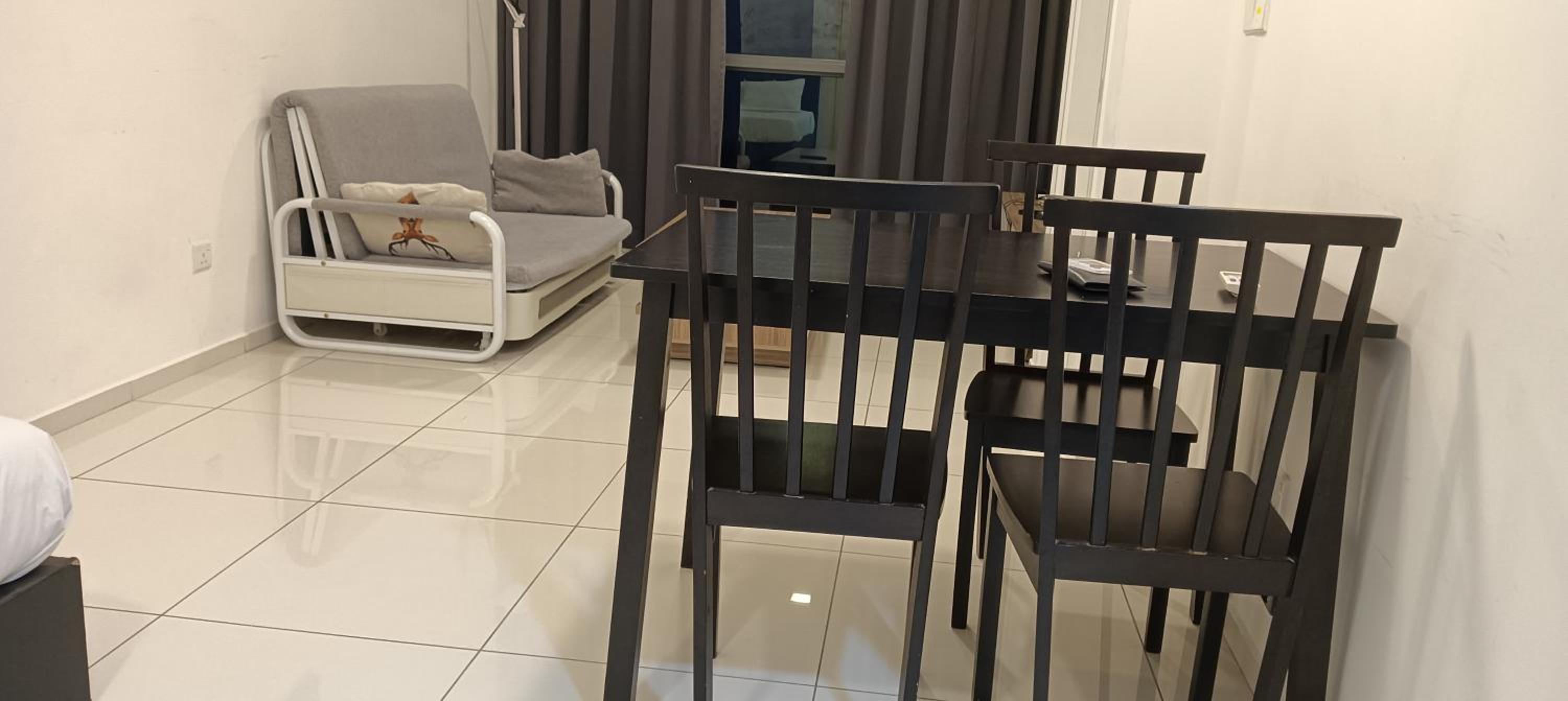 Robertson Special Suite KL
