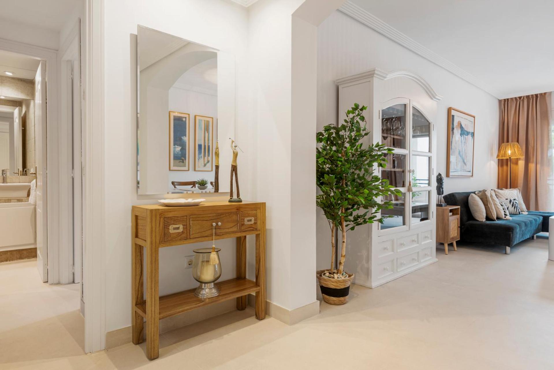 2 bedroom apartment in Medina Garden view 2