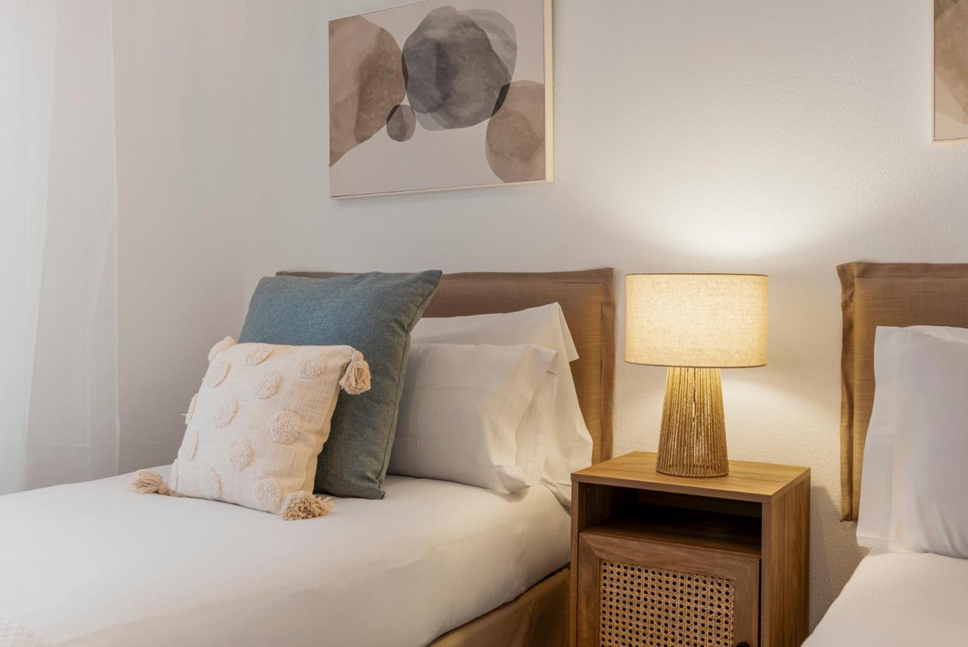 2 bedroom apartment in Medina Garden view 4