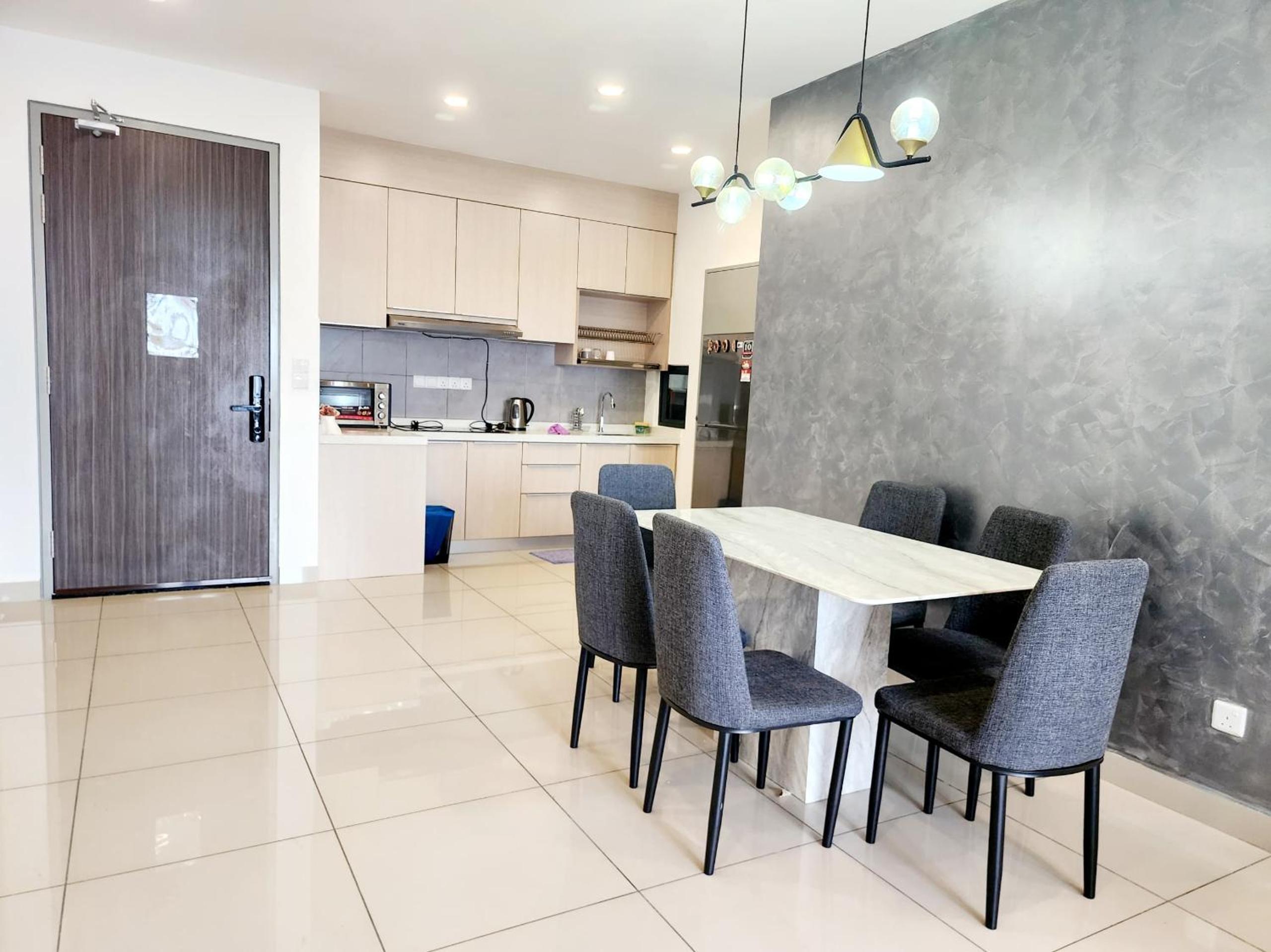 Luxury Spacious 4 Bedroom Suite - Cheras Maluri MRT