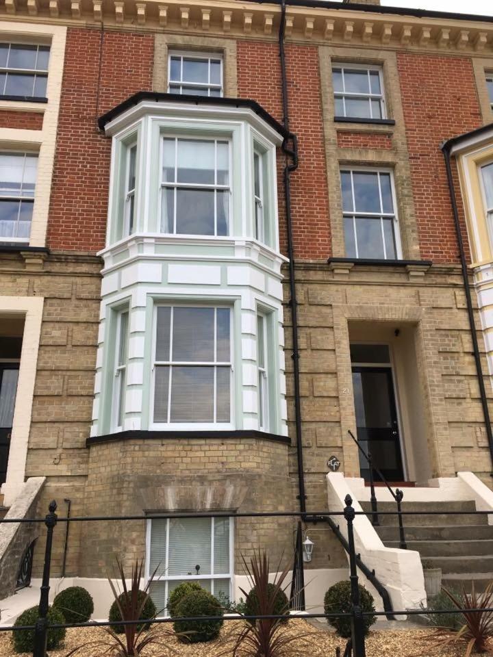 Moray Beachside Apartments