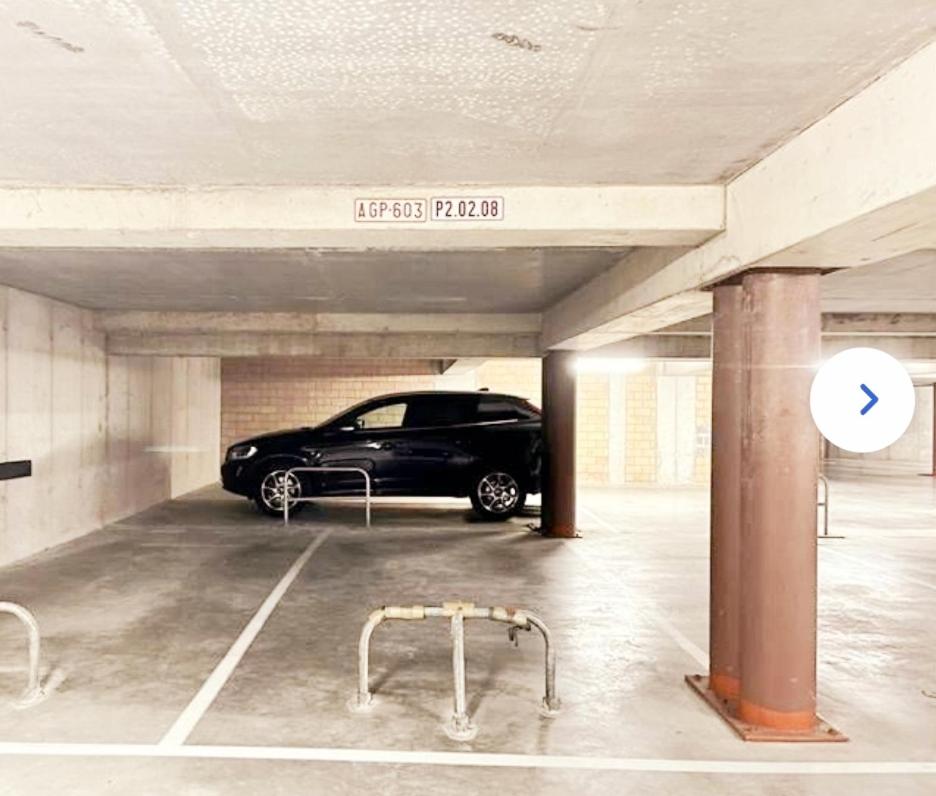 Louis met parking