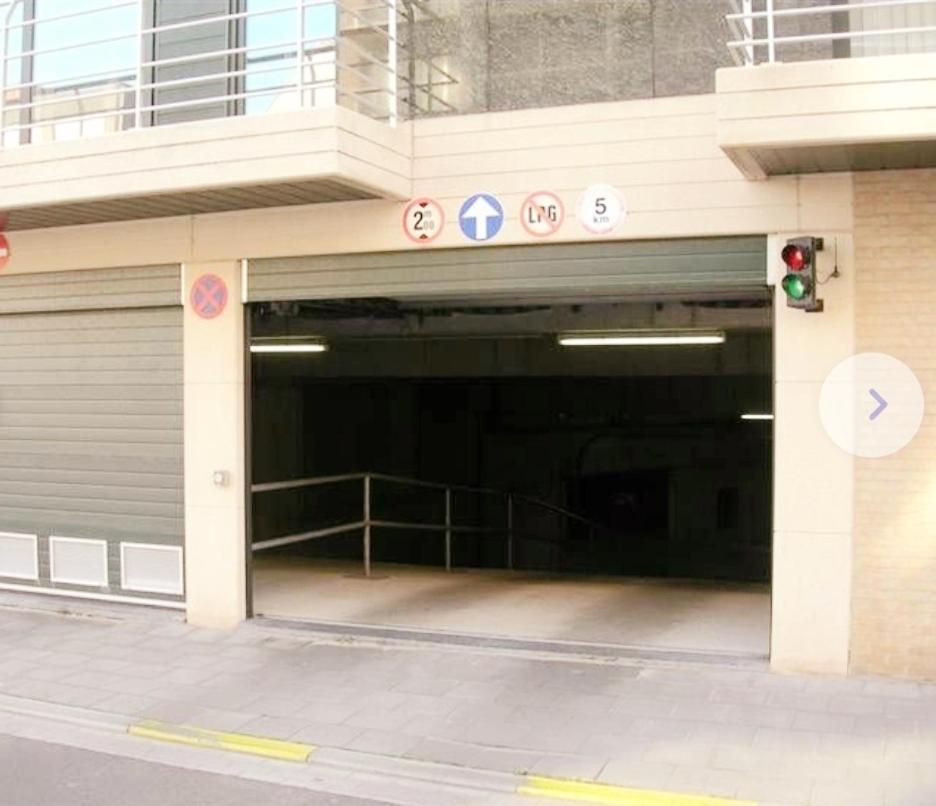 Louis met parking
